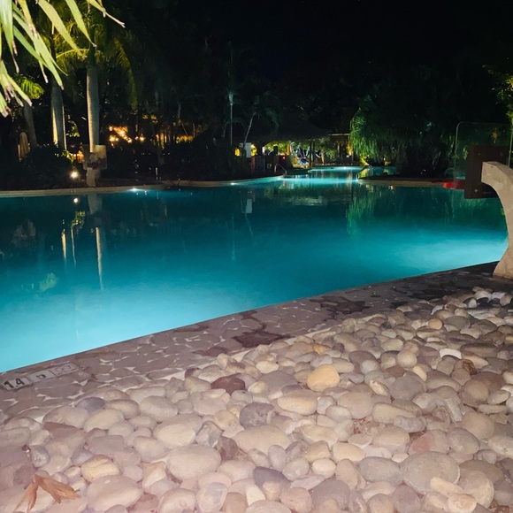 85% of textiles = 92 millions TONS a YEAR = LANDFILL. Let's Change That! - Picture 4 of 12